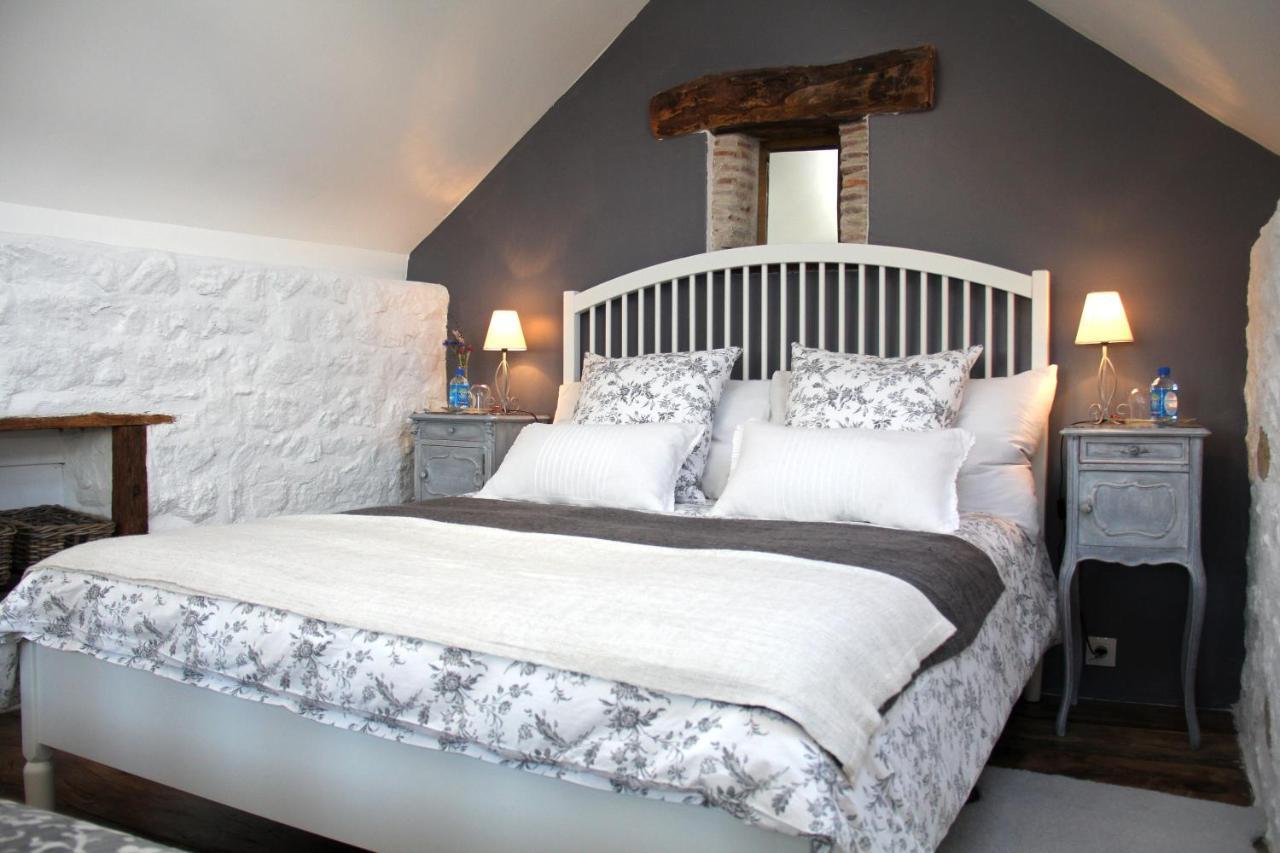 Bed and Breakfast La Belle Ame Saint-Priest-des-Champs Habitación foto