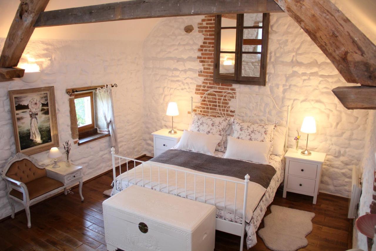 Bed and Breakfast La Belle Ame Saint-Priest-des-Champs Habitación foto