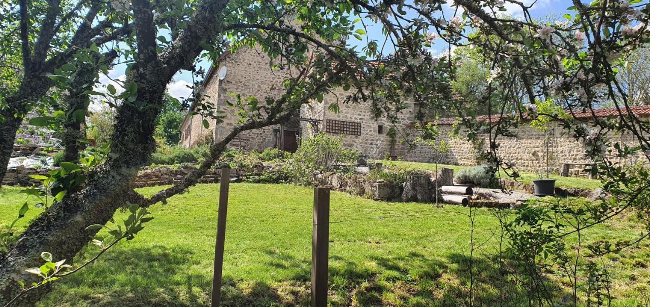 Bed and Breakfast La Belle Ame Saint-Priest-des-Champs Exterior foto